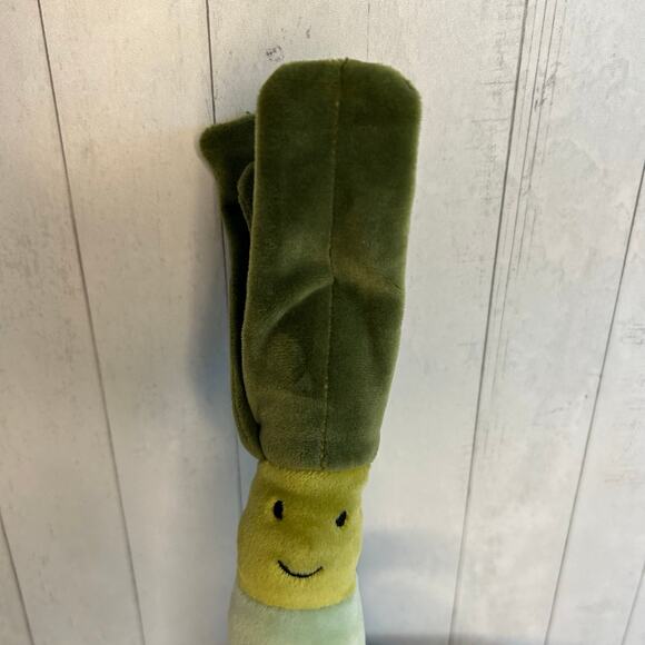 Jellycat Leek Amuseables Leek  FAST SHIP NEW Jellycat Retired - Picture 4 of 6